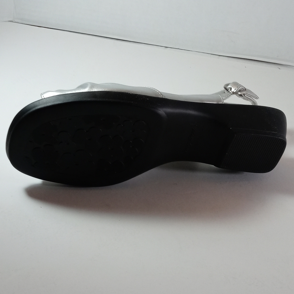 Sandal - Picture 5 of 6